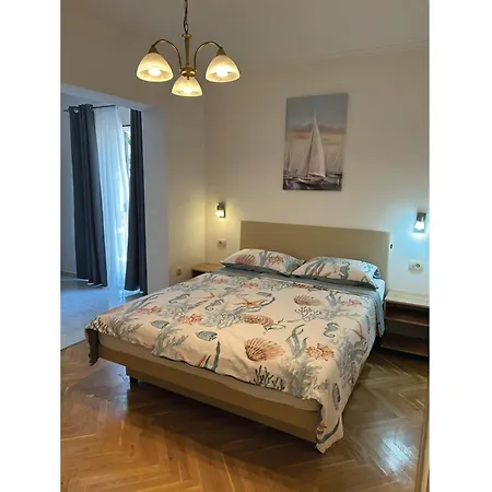 Dolores Ii Apartment